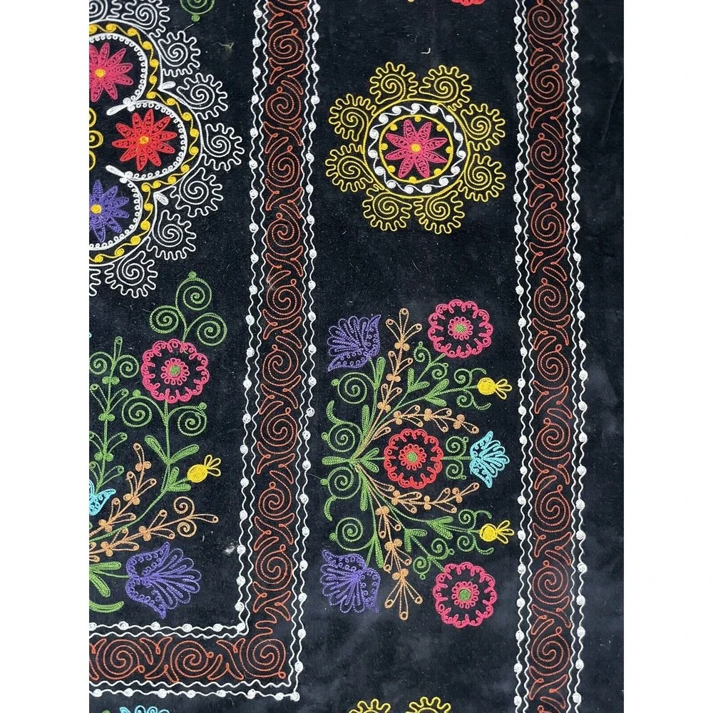 Vtg Uzbek Suzani Handmade Embroidery‎ on Velvet Tablecloth Wall Hanging 53